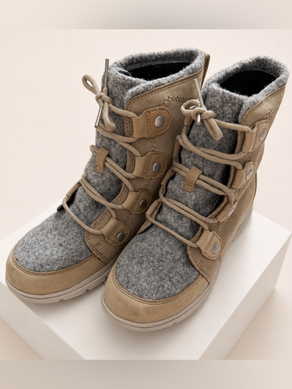 Sorel Winter Boots – Women’s 6.5 – Wool + Leather – Good Condition